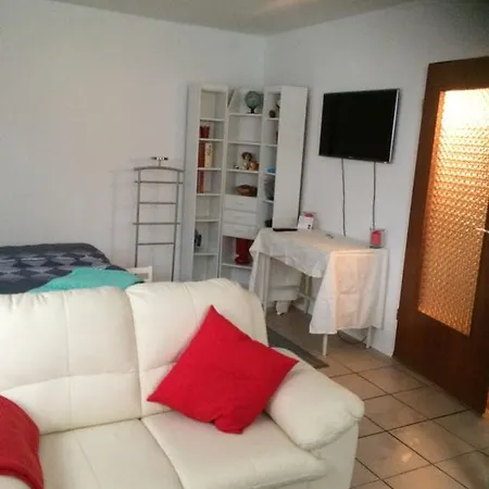 Basement Links 108a 1 * Holzminden