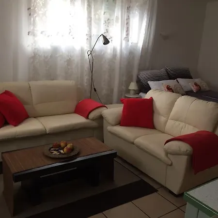 Basement Links 108a 1 شقة هولتزميندن