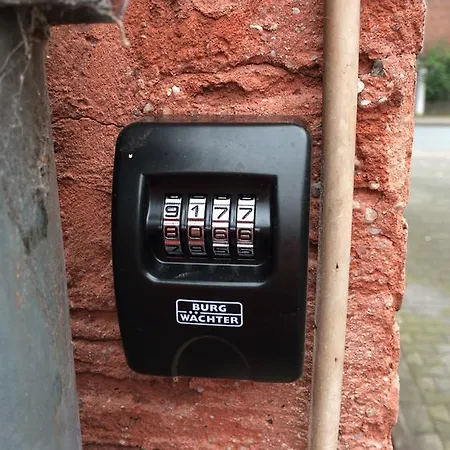 Basement Links 108a 1 شقة *